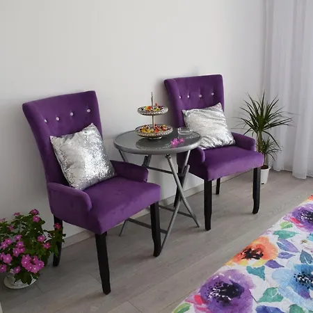 Zorana Hostel *